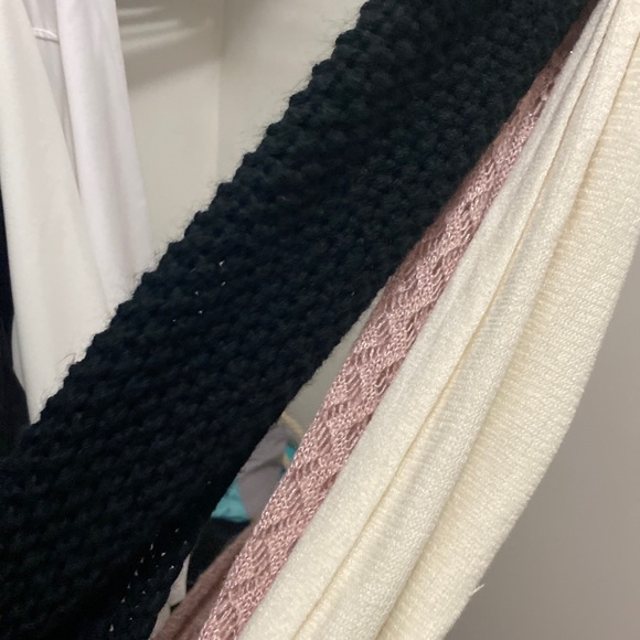 Random scarfs - Picture 3 of 3